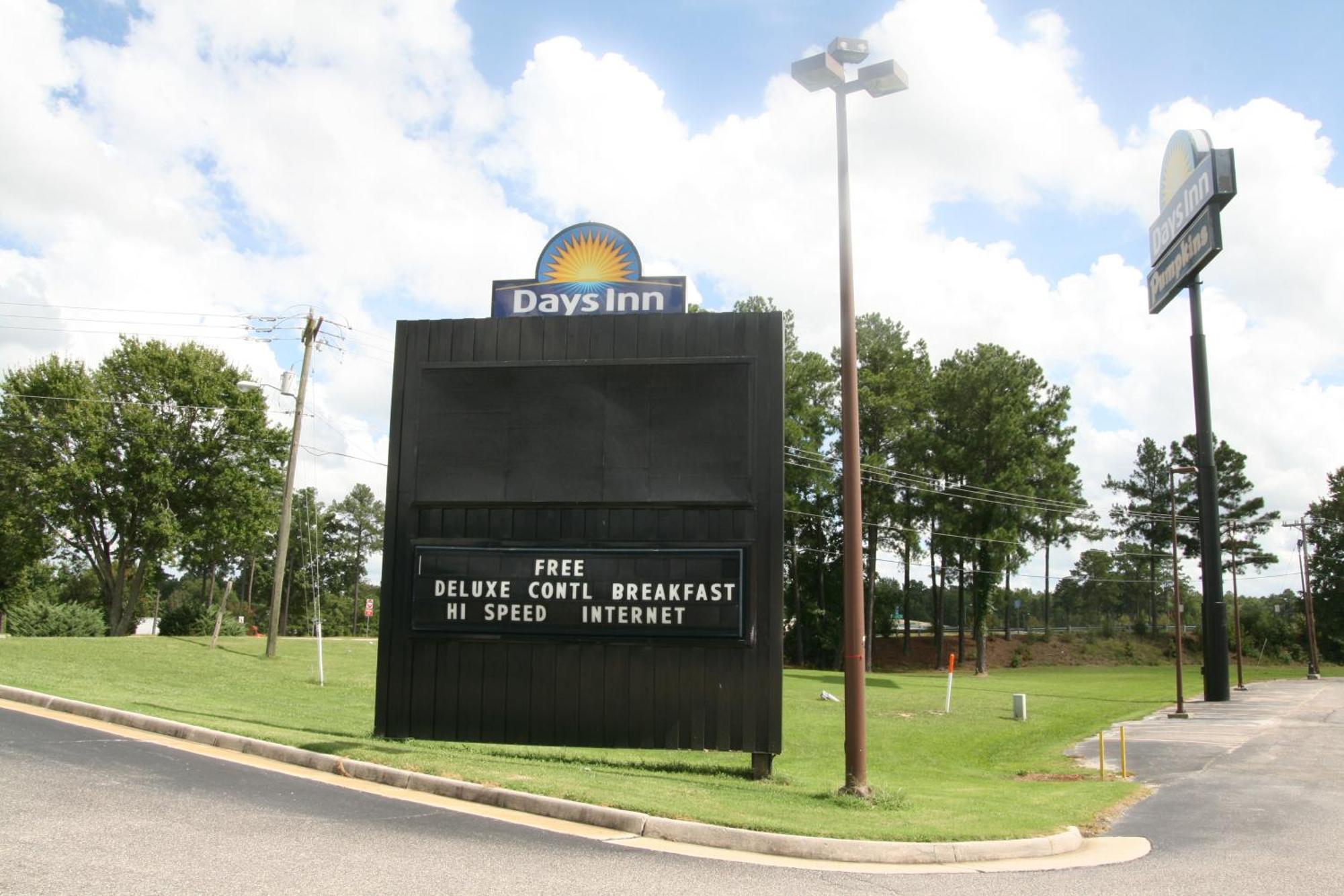 Days Inn By Wyndham Petersburg/South Fort Lee Exterior photo