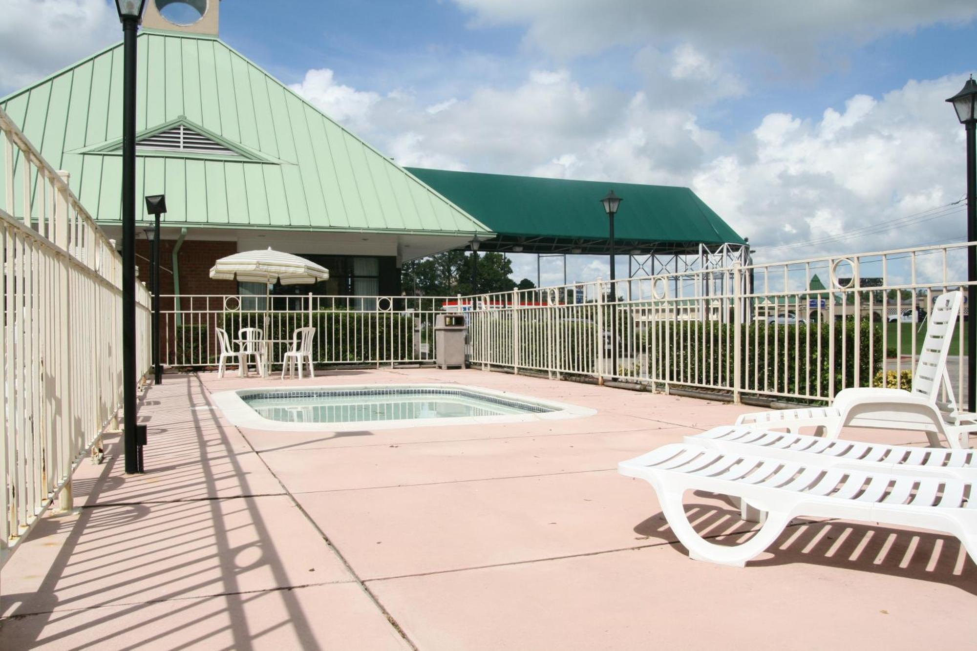 Days Inn By Wyndham Petersburg/South Fort Lee Exterior photo
