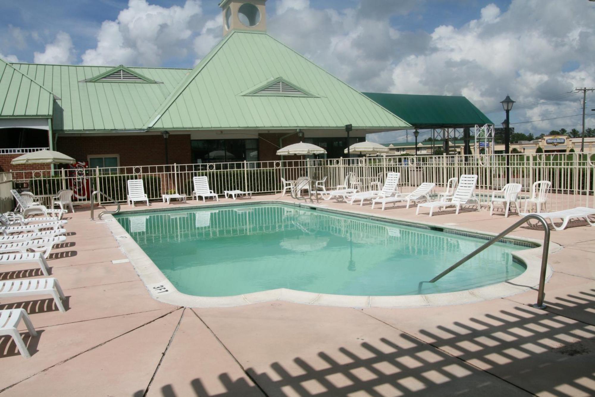 Days Inn By Wyndham Petersburg/South Fort Lee Exterior photo